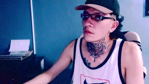 johnsonisaac94  online show from December 22, 2024, 5:01 am