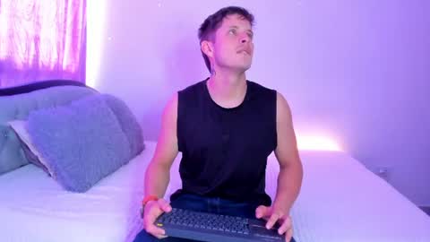Snapshot of johnycooper08 chatting on June 22, 2026, 1:52 pm johnycooper08 online show from June 22, 2026, 1:52 pm