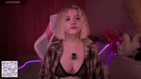 Snapshot of joice_queen chatting on April 24, 2026, 1:52 am Paula online show from April 24, 2026, 1:52 am