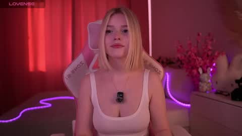 Paula online show from May 8, 2026, 2:06 am