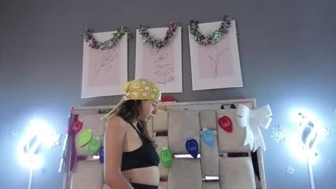 jolie_lov online show from December 15, 2025, 1:26 pm