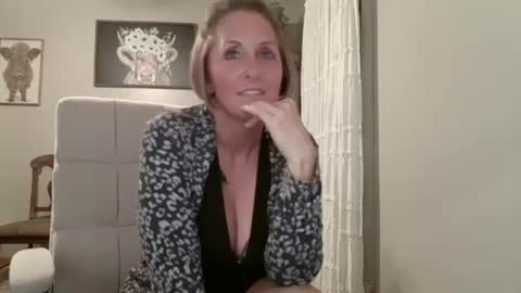 Jolie online show from September 13, 2025, 1:27 am