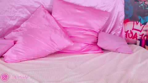 Belle online show from April 6, 2026, 12:52 am