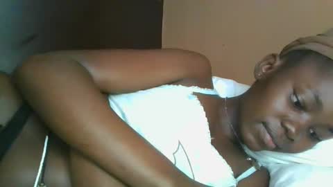 jollynabeb online show from November 3, 2025, 2:29 pm