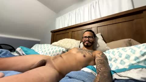 Snapshot of jomorales2024 chatting on November 8, 2025, 2:56 am JMorales online show from November 8, 2025, 2:56 am