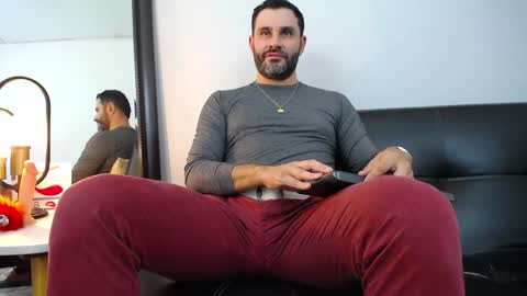 Snapshot of jonas_beard1 chatting on December 9, 2024, 7:29 pm JONAS BEARD online show from December 9, 2024, 7:29 pm