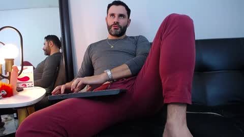 Snapshot of jonas_beard1 chatting on December 9, 2024, 10:52 pm JONAS BEARD online show from December 9, 2024, 10:52 pm