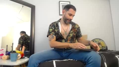 Snapshot of jonas_beard1 chatting on November 3, 2025, 7:37 pm JONAS BEARD online show from November 3, 2025, 7:37 pm