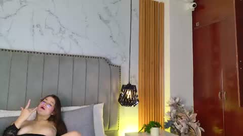 melani gomez online show from June 20, 2026, 1:58 pm