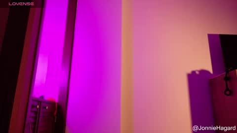 Jonnie Hagard online show from April 21, 2026, 2:51 am