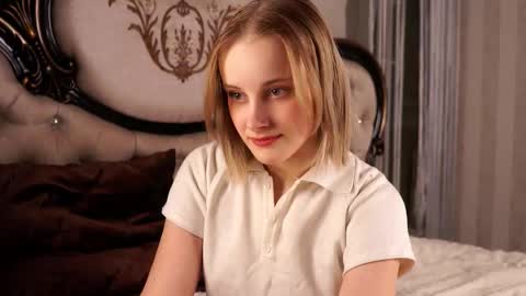 Snapshot of jonnienita chatting on February 22, 2026, 12:26 pm Alice online show from February 22, 2026, 12:26 pm