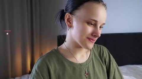 Snapshot of jonnienita chatting on June 12, 2026, 12:37 pm Alice online show from June 12, 2026, 12:37 pm