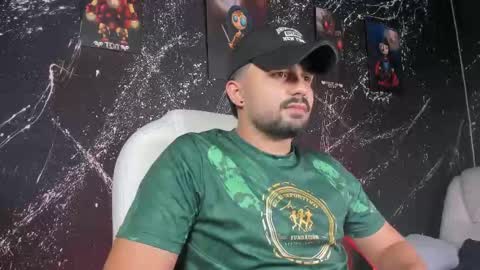 Snapshot of jonnsnow_ chatting on November 9, 2025, 4:33 am JonSnow online show from November 9, 2025, 4:33 am