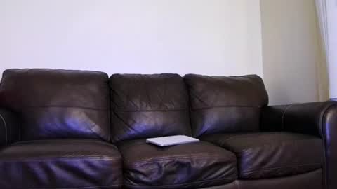 John online show from November 3, 2025, 8:04 am