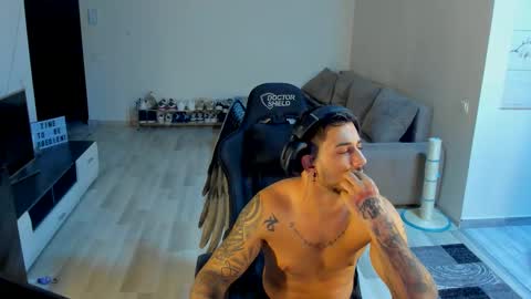 Snapshot of jonnyporn1 chatting on November 19, 2025, 9:37 pm jonnyporn1 online show from November 19, 2025, 9:37 pm