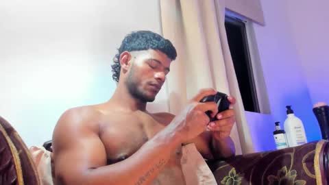 JordanParis online show from November 5, 2025, 6:13 am