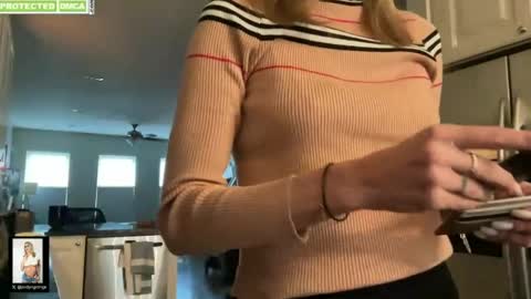 Snapshot of jordyngrangexo chatting on January 30, 2025, 9:25 pm Jordyn Grange online show from January 30, 2025, 9:25 pm