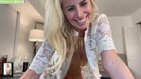 Snapshot of jordyngrangexo chatting on October 21, 2025, 10:21 pm Jordyn Grange online show from October 21, 2025, 10:21 pm