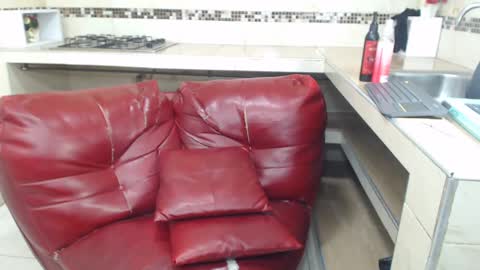 jose_sexycumm online show from January 18, 2025, 11:00 pm