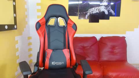 jose_sexycumm online show from February 24, 2025, 8:36 pm