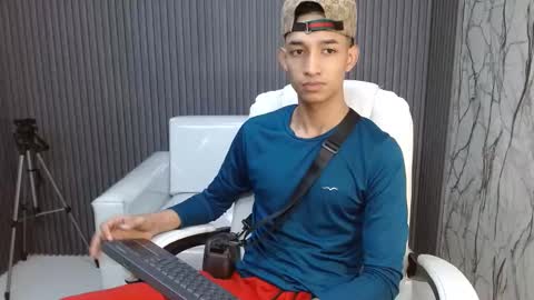 jose_sexycumm online show from September 8, 2025, 7:13 pm