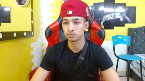 jose_sexycumm online show from October 30, 2025, 7:36 pm