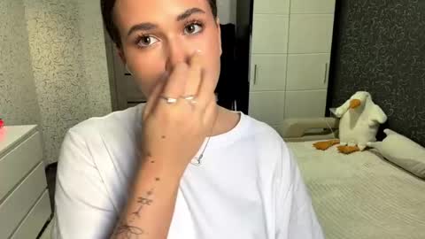 Eli online show from April 14, 2026, 11:27 am