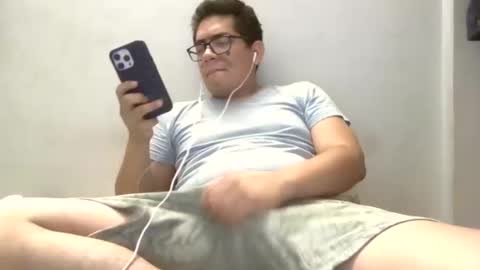 TwinkJoselinoHot online show from February 3, 2025, 4:25 am