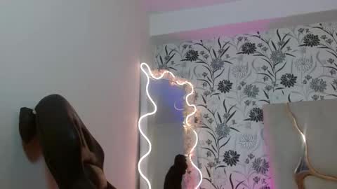 Joselyn  online show from December 15, 2025, 11:47 am