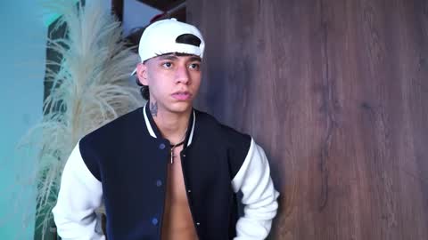 Josep online show from November 21, 2025, 9:35 pm