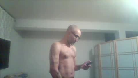 Br33z3 online show from March 9, 2026, 9:13 am