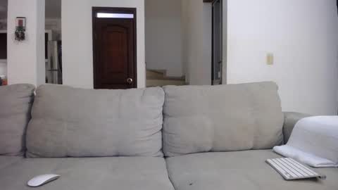 josezaens_ online show from October 5, 2025, 7:28 am