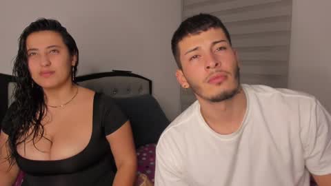 Snapshot of josh_and_dilany chatting on January 25, 2025, 1:32 am Dilany Josh online show from January 25, 2025, 1:32 am