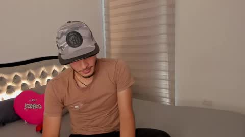 Snapshot of josh_and_dilany chatting on February 18, 2025, 2:06 pm Dilany Josh online show from February 18, 2025, 2:06 pm