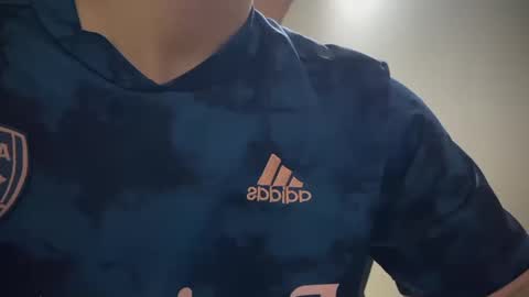 Nicolas online show from November 16, 2025, 11:10 pm