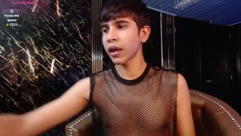 joshua_saenz_ online show from May 5, 2026, 3:14 am