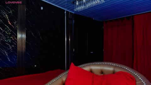 joshua_saenz_ online show from May 26, 2026, 12:06 am