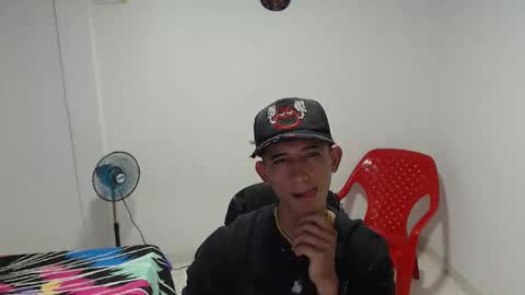 josue25sex online show from December 17, 2025, 11:55 pm