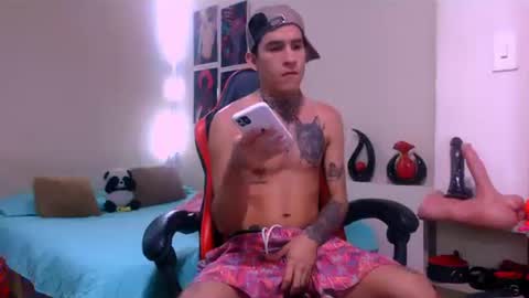 josue_linares online show from March 18, 2026, 3:20 am