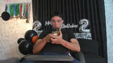 Im Jouliano online show from March 7, 2025, 10:10 pm