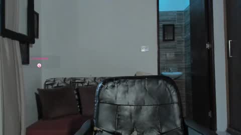 Im Jouliano online show from October 1, 2025, 10:38 pm