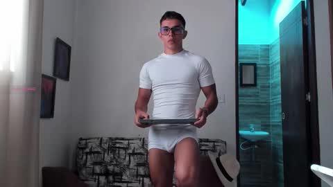 Im Jouliano online show from October 9, 2025, 8:40 pm