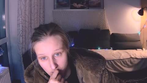 joy_keys online show from December 16, 2024, 4:38 pm