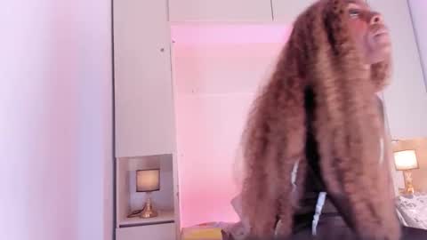 Snapshot of joyceblake chatting on February 4, 2026, 8:14 pm joyceblake online show from February 4, 2026, 8:14 pm