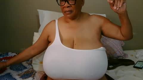 Snapshot of joycemando chatting on July 4, 2026, 9:15 am DairyQueen online show from July 4, 2026, 9:15 am