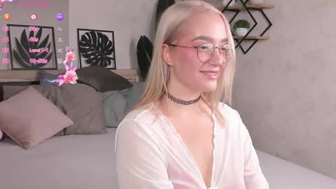 Vickie online show from September 27, 2025, 8:41 am