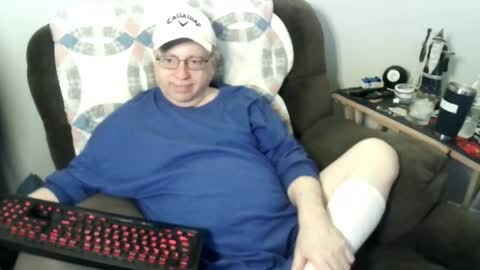 jpmel99 online show from April 26, 2026, 12:41 am