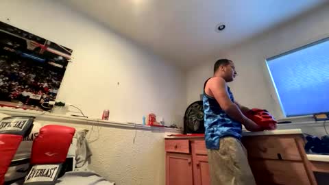 Snapshot of jsmoothest93 chatting on February 24, 2025, 5:09 pm CarmelPapi93 online show from February 24, 2025, 5:09 pm