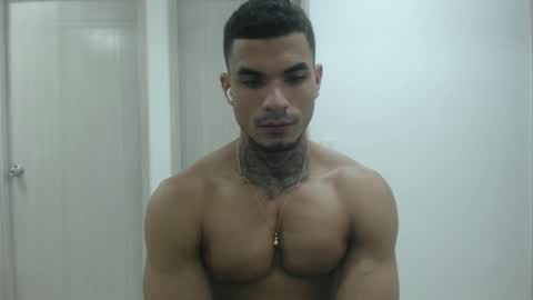 Snapshot of juan_gomez_1 chatting on December 18, 2024, 9:29 pm juan_gomez_1 online show from December 18, 2024, 9:29 pm