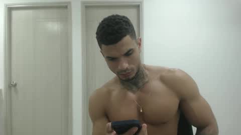 Snapshot of juan_gomez_1 chatting on December 19, 2024, 10:13 am juan_gomez_1 online show from December 19, 2024, 10:13 am